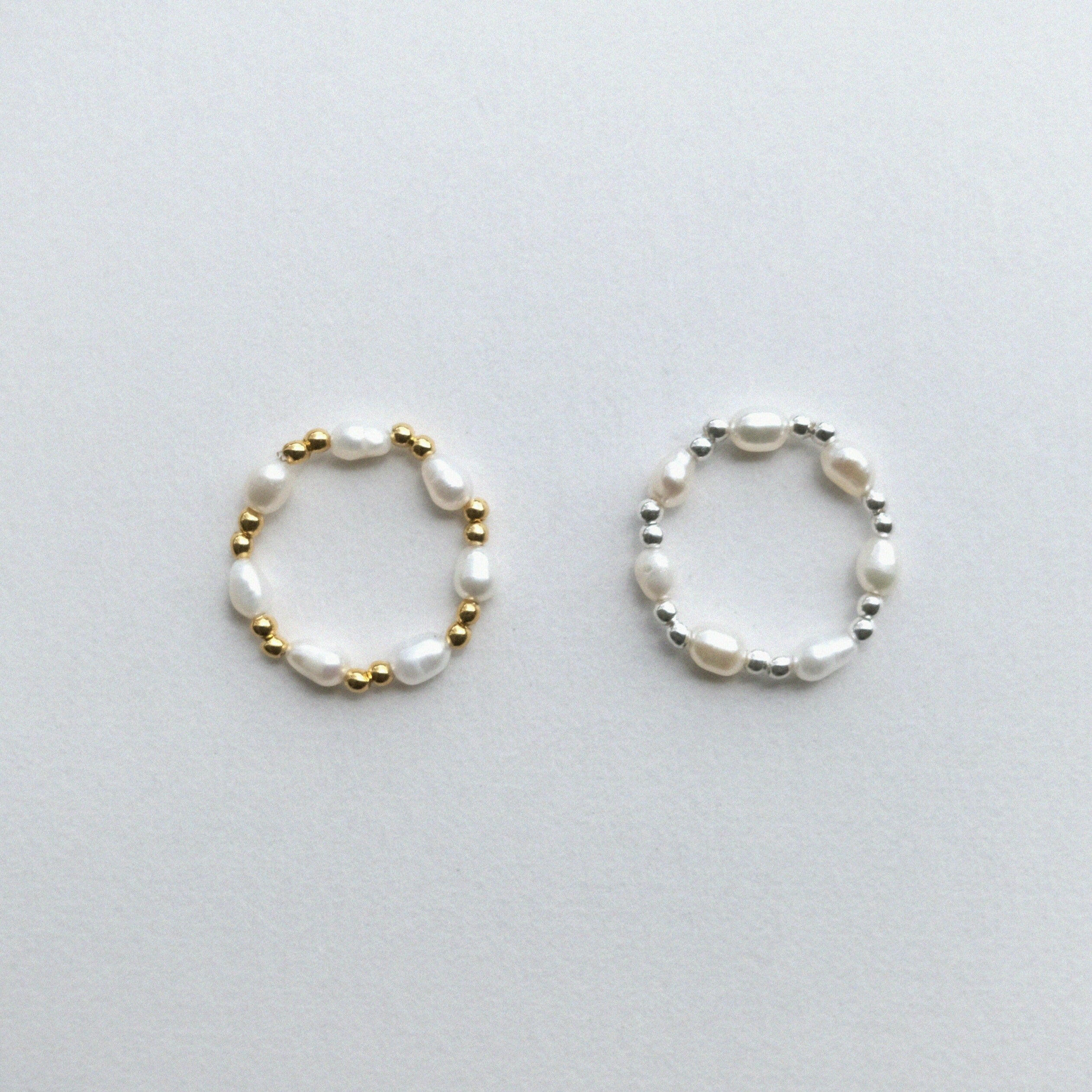 Evia Perla Ring featuring pearl style with sleek beads ball, and pearl alternating ring design