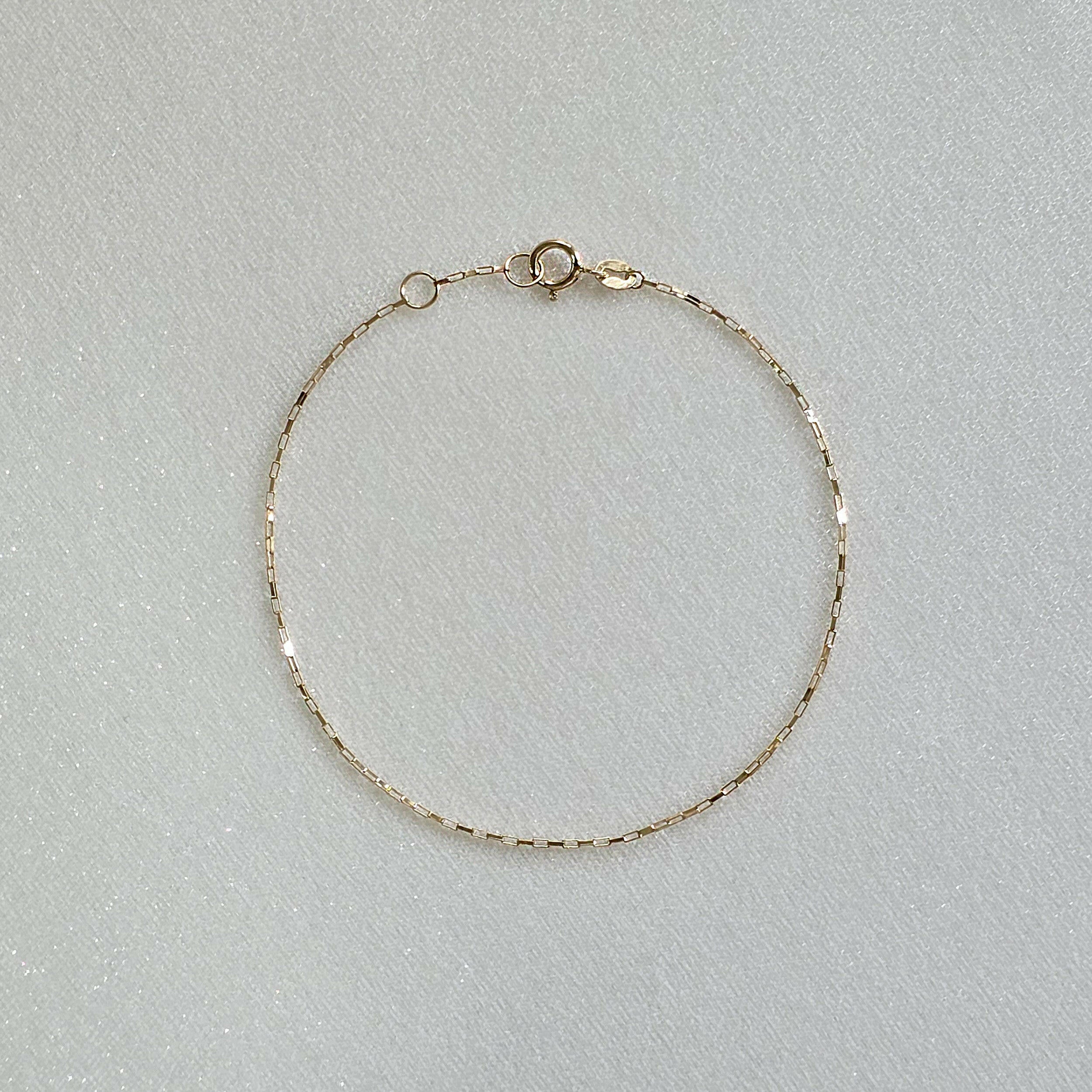 14K Venezia Chain Bracelet with small paperclip links displayed on white background