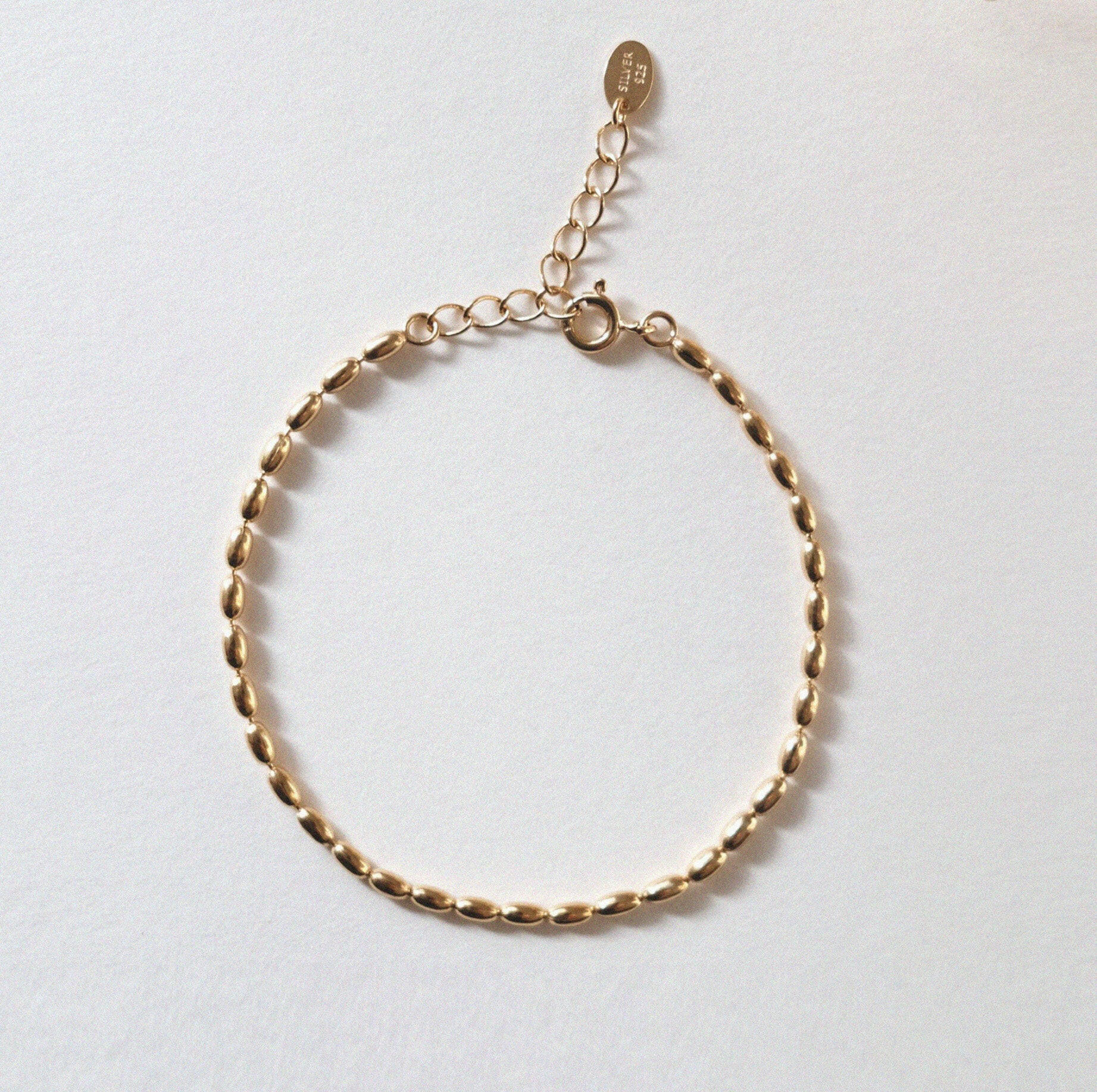Vienna bracelet featuring a sleek, polished 3D oval-shaped chain design, perfect for sophisticated style