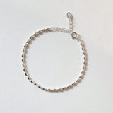 Vienna bracelet featuring a sleek, polished 3D oval-shaped chain design, perfect for sophisticated style