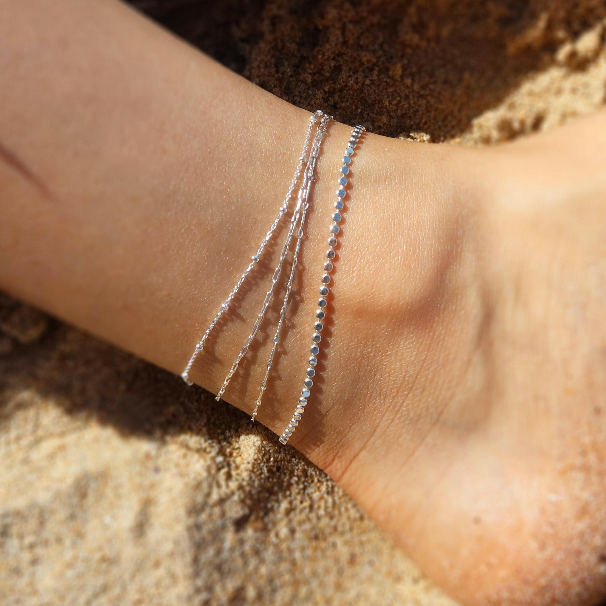 Dainty dotted chain anklet with delicate dot detail, minimal fine look jewelry for elegant style