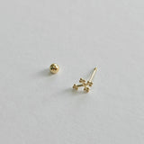 14K Croce Cartilage Earring