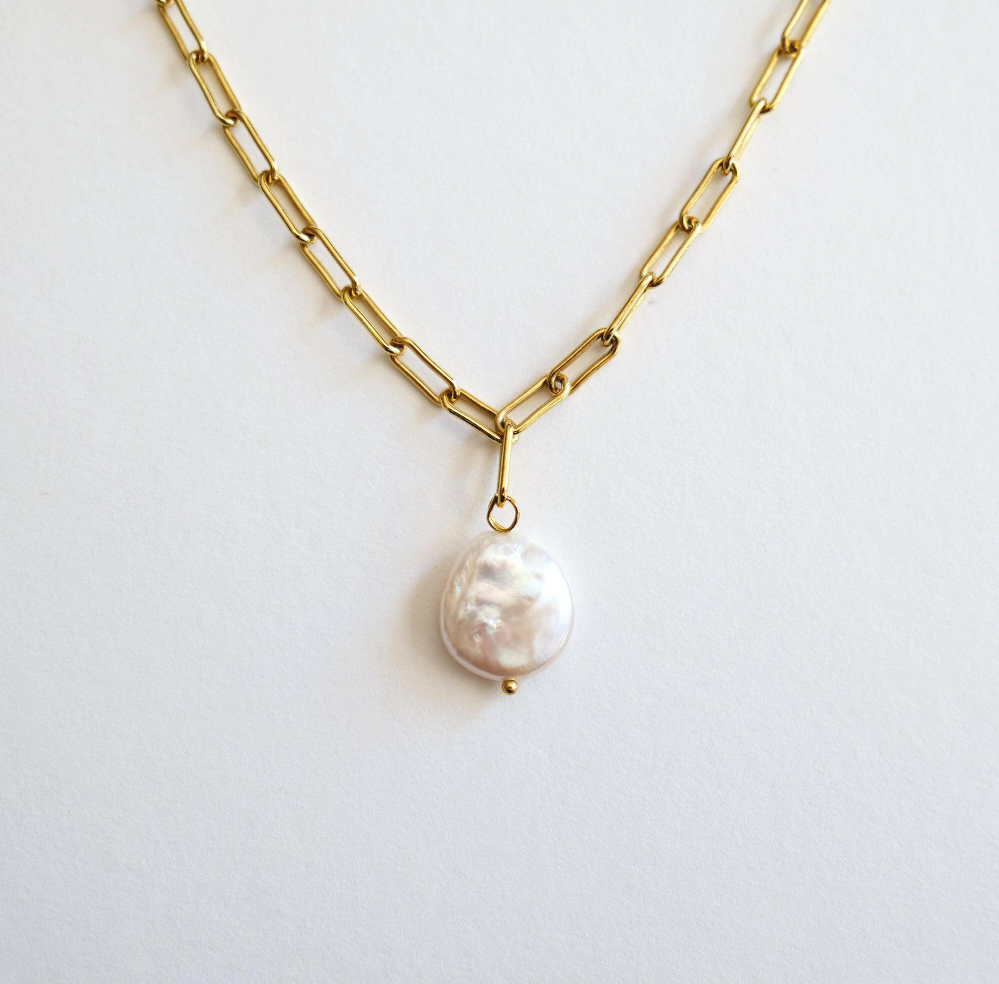 Siena organic pearl link chain necklace featuring bold links for a sophisticated and elegant look